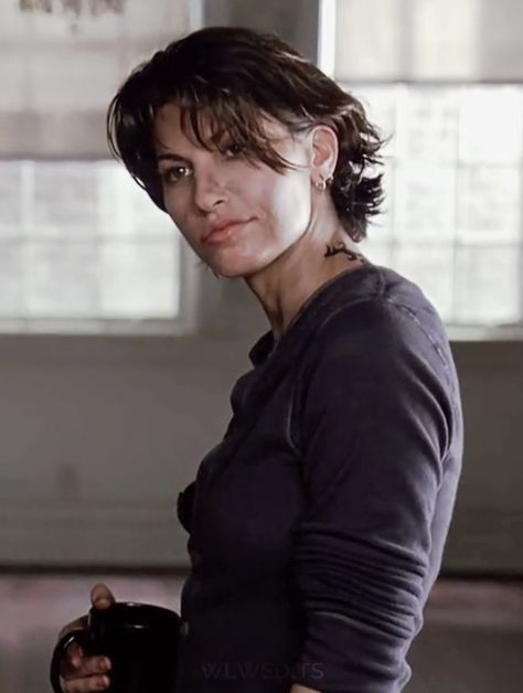 Corky Bound 1996, Lesbian Short Hair, Bound 1996, Lesbian Haircut, Shortish Hair, Masc Women, Gina Gershon, Hair Inspiration Short, Natural Hair Tips