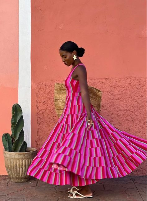 Pink Flowy Dress, Holiday Outfits Summer, Elle Dress, Flowy Summer Dresses, Loose Dresses, Holiday Outfit, Striped Maxi, Striped Maxi Dresses, Classic Dress