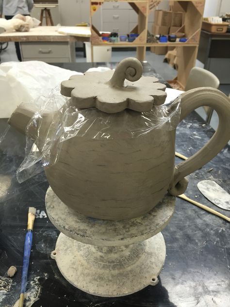 Hand built tea pot, #seamanpottery High School Ceramics, Pottery Tea Pot, Advanced Ceramics, Pottery Teapots, Clay Teapots, Wheel Thrown Pottery, Pottery Classes, Ceramics Projects, Ceramics Ideas Pottery