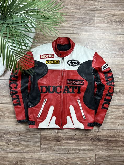 🏁 90’S DUCATI VINTAGE BIG LOGO MOTO RACING LEATHER JACKET Ducati Jacket, Logo Moto, Racing Leather Jacket, Motor Jacket, Red Clothes, Guys Clothing Styles, Racing Jacket, Jackets Men Fashion, Men's Outerwear