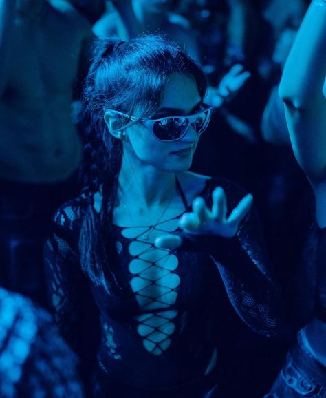 Techno Girl Aesthetic, Techno Rave Aesthetic, Rave Aesthetic Outfit, Sarah Kane, Techno Girl, Berlin Techno, Rave Aesthetic, Festival Inspo, Rave Outfits