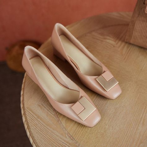 Women fashion shoes, handbags, boots, sandals, loafers, pumps, oxfords Shoe Photography, Chiko Shoes, Feminine Shoes, Shoes Heels Classy, Embellished Shoes, Shoes Photography, Heels Classy, Shoes Heels Pumps, Heels Pumps