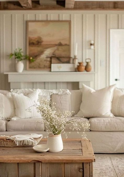 Italian Cottage Living Room, Neutral Cottage Decor, Cozy Country Home, French Farmhouse Living Room, Salons Cottage, Neutral Cottage, Farmhouse Trends, French Country Living Room, Cottage Living Rooms