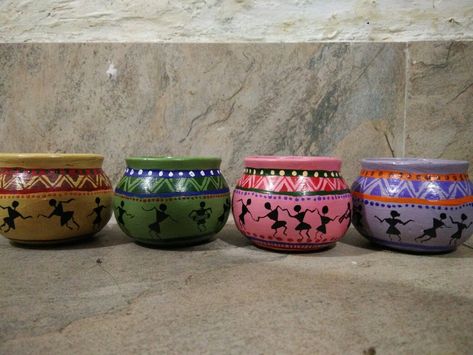 Small pot for decoration from waste. (It was a vadilal matka kulfi pot) Small Pot Designs Painted, Small Matka Decoration Pots Painting, Small Matki Decoration Ideas, Kulfi Pot Painting Ideas, Small Matki Decoration, Small Clay Pot Painting Ideas, Small Matki Painting Ideas, Small Matka Painting Designs, Matka Decoration Ideas