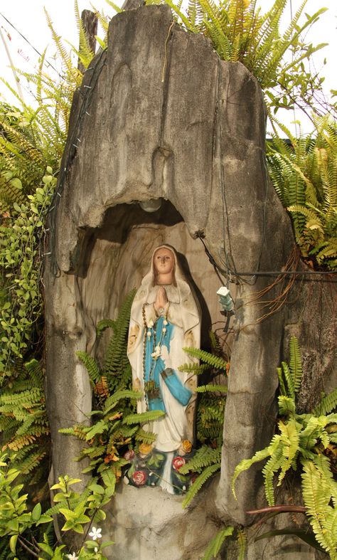 Mother Mary Grotto, Grotto Design Ideas, Virgin Mary Statue Garden, Mary Grotto, Garden Shrine, Grotto Ideas, Marian Garden, Grotto Design, Sacred Garden