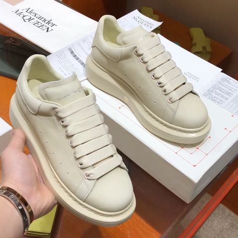 Shoes Alexander Mcqueen, Pretty Watches, Clear Sandals, Elegant Boots, Mcqueen Shoes, Nike Boots, Trendy Shoes Sneakers, Alexander Mcqueen Sneakers, Alexander Mcqueen Shoes