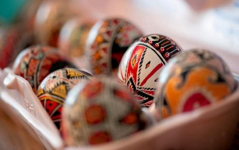 Polish Easter Eggs, Polish Easter Traditions, Polish Easter, Polish Folk Art, Pysanky Eggs, Easter Morning, Easter Egg Painting, The Resurrection, Easter Traditions