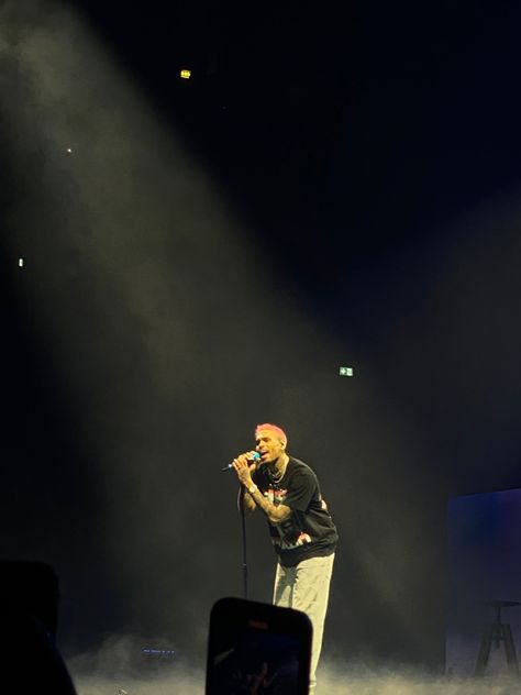 Chris Brown Aesthetic Wallpaper Iphone, 11 11 Aesthetic, Chris Brown Aesthetic, Chris Brown Concert, Chris Brown Style, Brown Pictures, Chris Breezy, Chris Brown Pictures, Moving Wallpapers