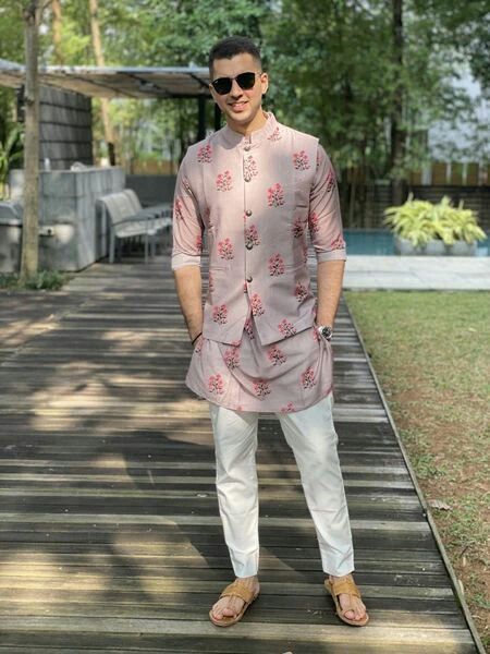 Pin on Coat Kurta With Koti Designs Men's, Koti Kurta For Men Wedding, Pant Design For Men, Vest Groomsmen, Coat Pant Design, Traditional Indian Mens Clothing, Coat Pant For Men, India Fashion Men, Mehendi Dress