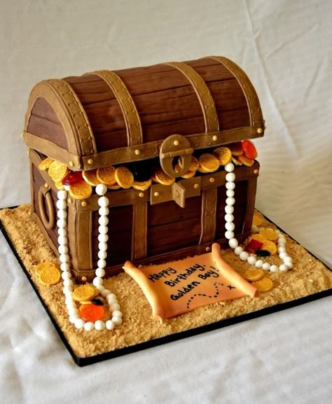 Treasure Chest Cake Treasure Chest Cake, Pirate Treasure Chest, Pirate Cake, Pirate Birthday Party, Pirate Treasure, Pirate Birthday, Childrens Birthday Cakes, Novelty Cakes, Cake Images