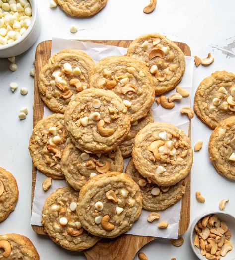 White Chocolate Cashew Cookies are rich, buttery cookies made with salted cashews and white chocolate chips for a sweet and salty treat! They are the perfect balance of flavors with a nutty crunch in every bite of the cookies! Cranberry Cashew Cookies, Nutty Cookies, Salted Cookies, Cashew Cookies, Salted Cashews, Sweet Deserts, Chocolate Cashew, Salted Nuts, Macadamia Nut Cookies