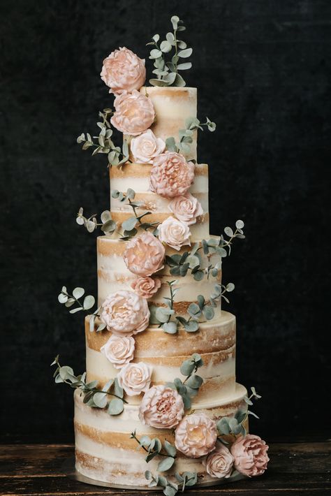 It's our wedding cake yo. The lomlomcake. Cheesecake Truffles, Patisserie Cake, Woods Wedding, Fondant Flower Tutorial, Pastel Cakes, Elegant Birthday Cakes, Naked Cakes, Rustic Cake