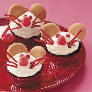 Mice Cupcakes Mice Cupcakes, Sunshine Cupcakes, Cupcake Day, Gum Drop, Red Hots, Animal Cupcakes, Creative Cupcakes, Mouse Cake, Fondant Cupcakes