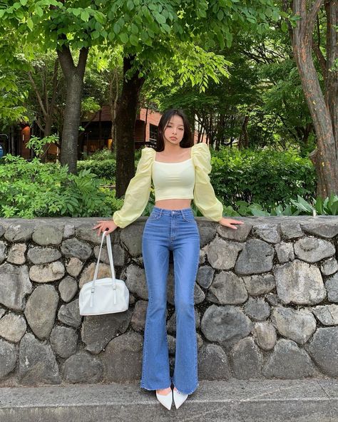 Casual Dinner Outfit Jeans, เสื้อผ้า Kylie Jenner, Photographie Portrait Inspiration, Casual Day Outfits, Easy Trendy Outfits, Fashion Mistakes, Beauty Collection, Teenage Fashion Outfits, Casual Style Outfits