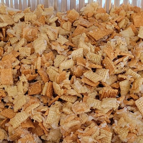 Ingredients: 1 box Rice Chex Cereal 1 box Golden Grahams Cereal 1 1/2 cup Sugar 2 cups Corn Syrup 1 1/2 cups Butter Directions: Combine cereals in a large mixing bowl In a large sauce pan, add butt… Rice Chex Cereal Recipes, Rice Checks Cereal Recipes, Chex Mix With Golden Grahams, Cinnamon Life Cereal Recipes, Christmas Cereal Treats, Life Cereal Recipes Snacks, Recipes With Rice Chex Cereal, Life Cereal Recipes, Chex Dessert