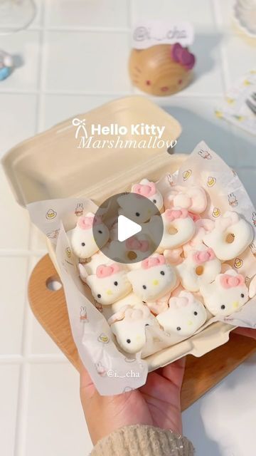 Marshmallow Theme Party, Hello Kitty Marshmallow, Marshmallow Shapes, Marshmallow Cute, Marshmallow Ideas, Shaped Marshmallows, Homemade Gummies, Special Cookies, Cute Marshmallows