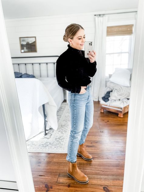 what I wore last week. - dress cori lynn Jeans And Flats Outfit Work, Straight Jeans And Sweater, Fall Jeans Work Outfit, Cute Jeans Outfit For Work, Spring Jeans Outfit Work, Jeans Outfit Work Winter, Spring Jeans Outfit 2023, Casual Work Jeans Outfit, Mom Jeans Outfit 2023