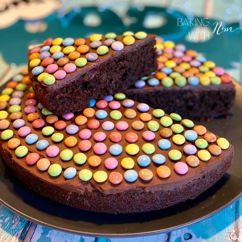 Happy Birthday Smarties Chocolate Cake - Baking with Nessa Smartie Birthday Cake, Rainbow Smartie Cake, Birthday Cake Smarties, Smartie Cake, Chocolate Birthday Cake With Sprinkles, Cake With Smarties Inside, Smarties Chocolate, Quick Chocolate Cake, Cakes 2023