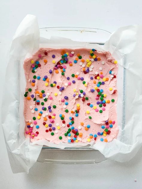 These Birthday Cake Blondies are such a fun and festive treat. They are the perfect dessert for a birthday party! Birthday cakes are fun, but it’s also fun to switch it up now and then. This recipe has all the authentic birthday cake flavor and plenty of festive decoration to accompany any birthday party or special occasion. Birthday Cake Blondies, Birthday Cake Flavors, A Birthday Cake, Festive Decoration, Fun Birthday Party, On The Go Snacks, Food Dye, Festive Treats, Rainbow Sprinkles