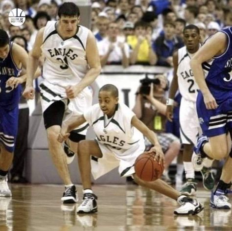 Freshman High School, Cj Mccollum, Highschool Freshman, Basketball Photos, Sumo Wrestling, Basketball Court, Nba, High School, Basketball