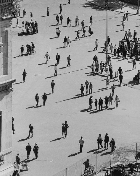 Eugene Smith, Andre Kertesz, Robert Doisneau, Henri Cartier Bresson, People Walking, Washington Square Park, Bw Photography, Washington Square, Minimalist Photography