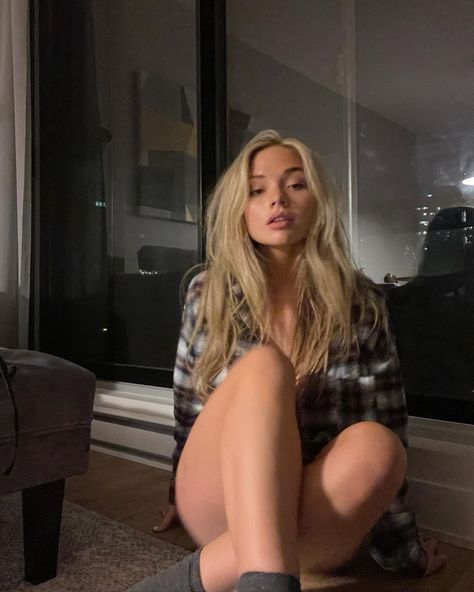 Natalie Alyn Lind on Instagram: “day off” Natalie Alyn Lind Instagram, Doctor Insta, Natalie Alyn, Natalie Alyn Lind, Woman Crush, Look Alike, Day Off, Wolves, My Girl