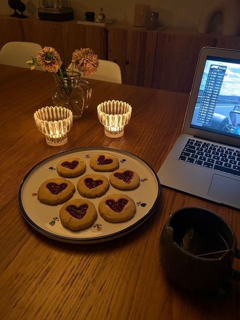 Pinterest Cookies Heart Jam, Heart Cookies With Jam, Heart Jam Cookies, Pinterest Cookies, Cookies Heart, Pinterest Girly, Fall Szn, Jelly Doughnuts, High School Life Hacks