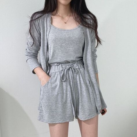 Mode Ulzzang, Pajama Fashion, Sleepwear Fashion, Cute Sleepwear, Korean Casual Outfits, Casual Day Outfits, Quick Outfits, Easy Trendy Outfits, Cute Comfy Outfits