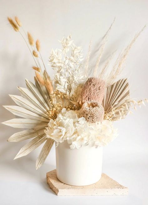 Neutral Dried Flower Arrangements, Dry Flower Wedding Decoration, Boho Dried Flower Arrangements, Dried Banksia, Dry Flower Arrangements, Dried Flowers Arrangement, Neutral Baby Nursery, Flowers Australia, Dried Flower Vase