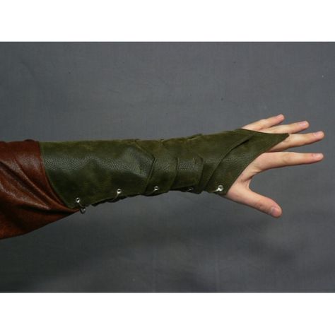 fancy dalish elf glove-thingies. I imagine her wearing these at some point in time :) Wood Elf Clothing, Dalish Elf Clothes, Female Elf Cosplay, Elf Gloves, Wood Elf Costume, Dalish Elf, Larp Elf, Fashion Armor, Elven Costume