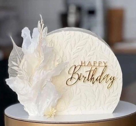 Half Cake, Elegant Cake Design, Elegant Birthday Cakes, Simple Cake Designs, Mini Cakes Birthday, Creative Cake Decorating, Creative Birthday Cakes, Beautiful Birthday Cakes, Simple Birthday Cake