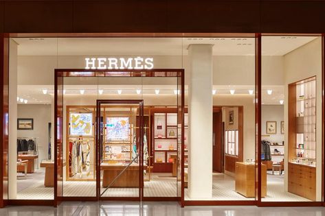 Hermès has a new store at Chadstone in Melbourne - Vogue Australia Luxury Boutique Interior, Hermes Store, Hermes Shop, Retail Store Interior Design, Luxury Furniture Stores, Store Design Boutique, Storefront Design, Pharmacy Design, Retail Store Interior