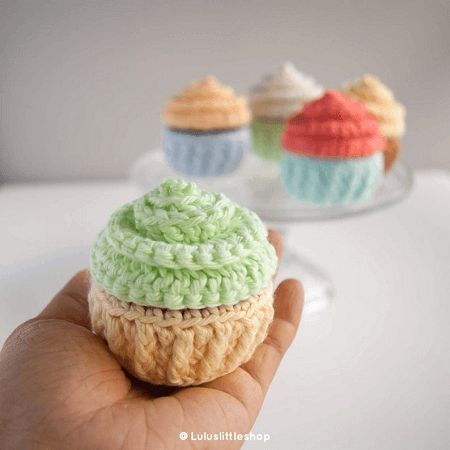 12 Crochet Cupcake Patterns Crochet Cupcakes, Coin Purse Crochet Pattern, Amigurumi Food, Crochet Cupcake, Mint Oreo, Eat Cupcakes, Crochet Bookmark, Cozy Crochet Patterns, Cupcake In A Cup