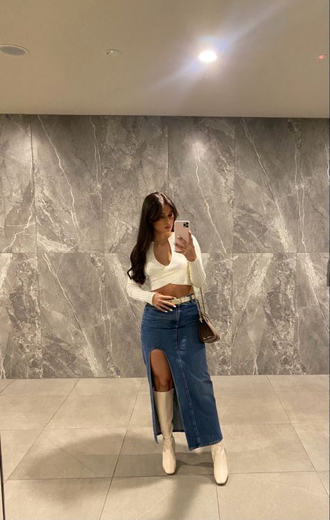 Maxi denim skirt / knee high boots / autumn & spring trending outfits Denim Skirt And Knee High Boots, Knee High Denim Boots Outfit, Denim Knee Boots, Maxi Denim Skirt Outfit, Denim Knee-high Boots For Spring, Outfit Knee High Boots, Trendy Knee-high Denim Boots, Maxi Denim Skirt, Denim Skirt Outfit