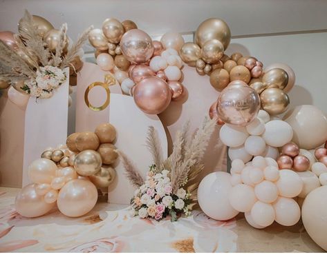 Balloons And Flowers, Balloon Arch Wedding, Birthday Room Decorations, Simple Birthday Decorations, Baby Shower Deco, 21st Birthday Decorations, Gold Birthday Party, Elegant Birthday, Balloon Backdrop