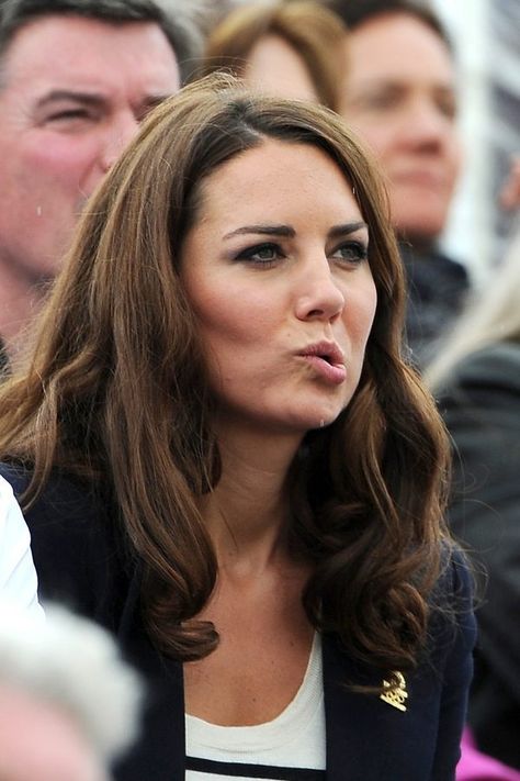 Kate Middleton Face, Temperley Dress, Mom Truth, Make Funny Faces, Princess Kate Middleton, Still Love Her, The Royals, Royal Engagement, Princess Kate