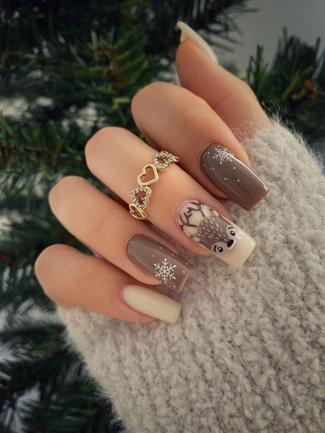 #christmas #christmasnails #christmasnailart #reindeer #art #snowflake #tree #jewelry #brown #white 🦌🎄 Brown Nails With Snowflakes, Nails Brown Christmas, Brown Winter Nail Designs, Christmas Brown Nails, Christmas Design Nail Art, Brown Christmas Nails Art Designs, Nails Christmas Snowflake, Fair Isle Nails, Brown Nails Christmas