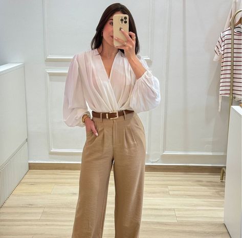 Business Outfit Ideas, Sophisticated Women, Beige Outfit, Beige Pants, Business Outfit, Fashion Mistakes, Blouse Outfit, Professional Look, Style Mistakes