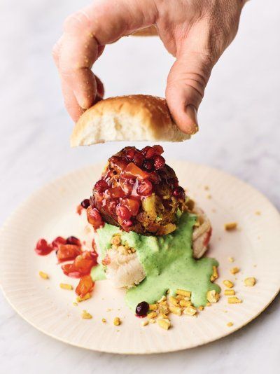 Indian-Indian-style chip butty | Jamie Oliver vegetarian recipes Jamie Oliver Vegetarian, Tofu Hamburger, Chip Butty, Tofu Burger, Fruit Lunch, Veggie Burgers Recipe, Stuffed Potato Balls, Diner Recept, Jamie Oliver Recipes