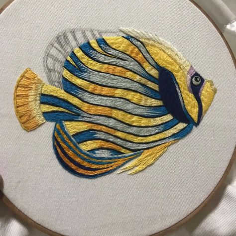 Back Stitch Embroidery, Embroidery Fish, Scandinavian Embroidery, Fish Embroidery, Feather Embroidery, Textile Art Embroidery, Contemporary Embroidery, Hand Embroidery Projects, Computer Embroidery