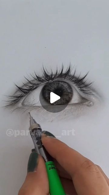 How To Draw Eyes Looking Up, Realism Art Pencil Sketches, Realistic Eye Drawing Pencil, Drawing People Realistic, Hyper Realism Drawing, Eye Drawing Pencil, Realistic Eye Sketch, Drawing Pencil Art, Hands Portrait