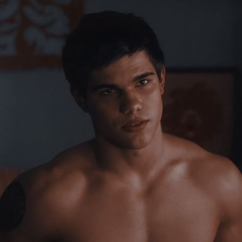 Taylor Lautner Shirtless, Taylor Jacobs, Jacob Black Twilight, Twilight Jacob, Team Jacob, Twilight Photos, Twilight Book, Twilight Film, Twilight Pictures