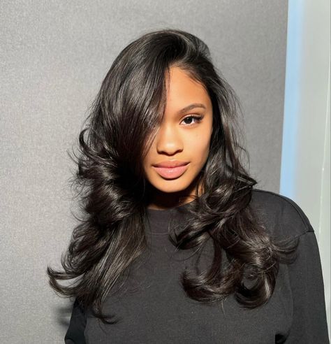 Blowout Layers, Curly Blowout, Natural Hair Blowout, Hair Blowout, Hair Fair, Graduation Hairstyles, Birthday Hair, Pin Curls, Blowout Hair