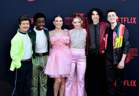 Stranger Things Cast, Stranger Things Premiere, Season 3, Stranger Things, Red