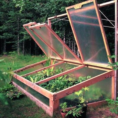 DIY greenhouse boxes by nancy Diy Cold Frame, Cold Frame Diy, Cold Frame Greenhouse, Mini Serre, Cold Frames, Plants Growing, Diy Greenhouse, Cold Frame, Garden Greenhouse