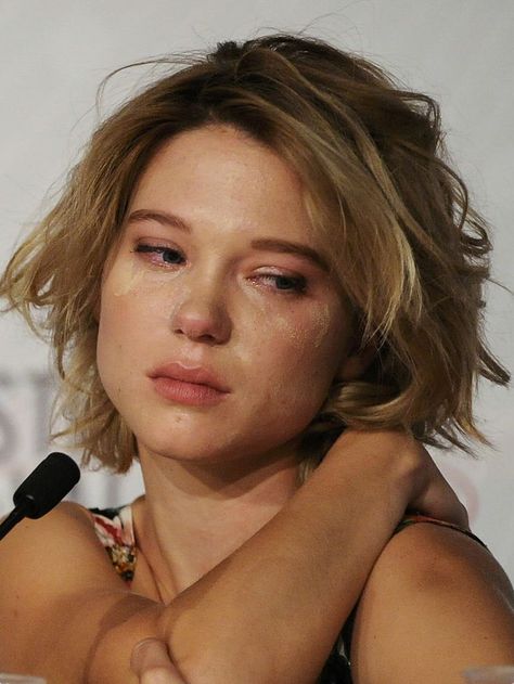 Lea seydoux at press conference for Blue Is The warmest color Lea Seydoux Blue Hair, Lea Seydoux Hair, Lea Seydoux Style, Blue Is The Warmest Color, Blue Is The Warmest Colour, Lea Seydoux, The Press, Woman Crush, Press Conference