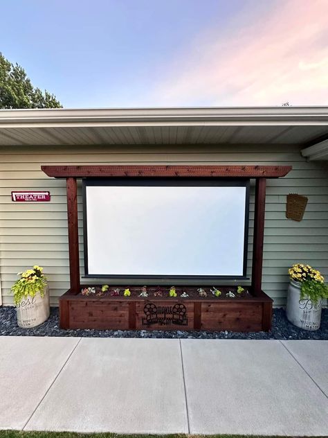 Back Deck Decorating Ideas, Backyard Upgrades, Dream Backyard Pool, Backyard Buildings, Back Deck Decorating, Deck Decorating Ideas, Outdoor Movie, Back Deck, Dream Backyard