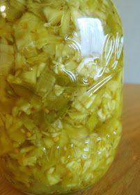 A Southern Grace: chow on chow-chow Cabbage Chow Chow Recipe, Grace Chow, Chow Chow Relish, Chow Chow Recipe, Chow Recipe, Pickle Recipes, Canning Ideas, Canned Foods, Canning Food