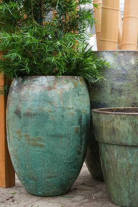 Terra Cotta Pots Garden, Unique Planters, Diy Concrete Planters, Handmade Ceramic Planters, Potted Plants Outdoor, Garden Pottery, Plant Decor Indoor, Outdoor Pots, Garden Containers