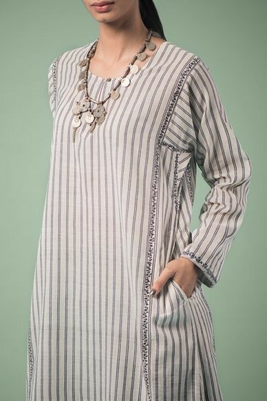 Kalidar Kurta Pattern, Kurta Patterns, Good Earth, Simple Kurti Designs, Kurti Designs Latest, Long Kurti Designs, Kurta Neck Design, Cotton Kurti Designs, Dress Neck Designs